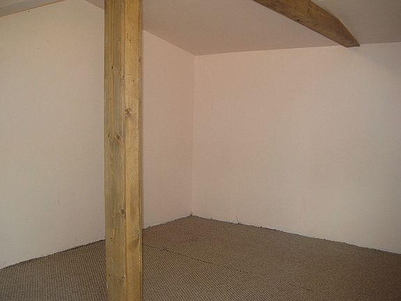3rd image of 822 W Country Club Blvd