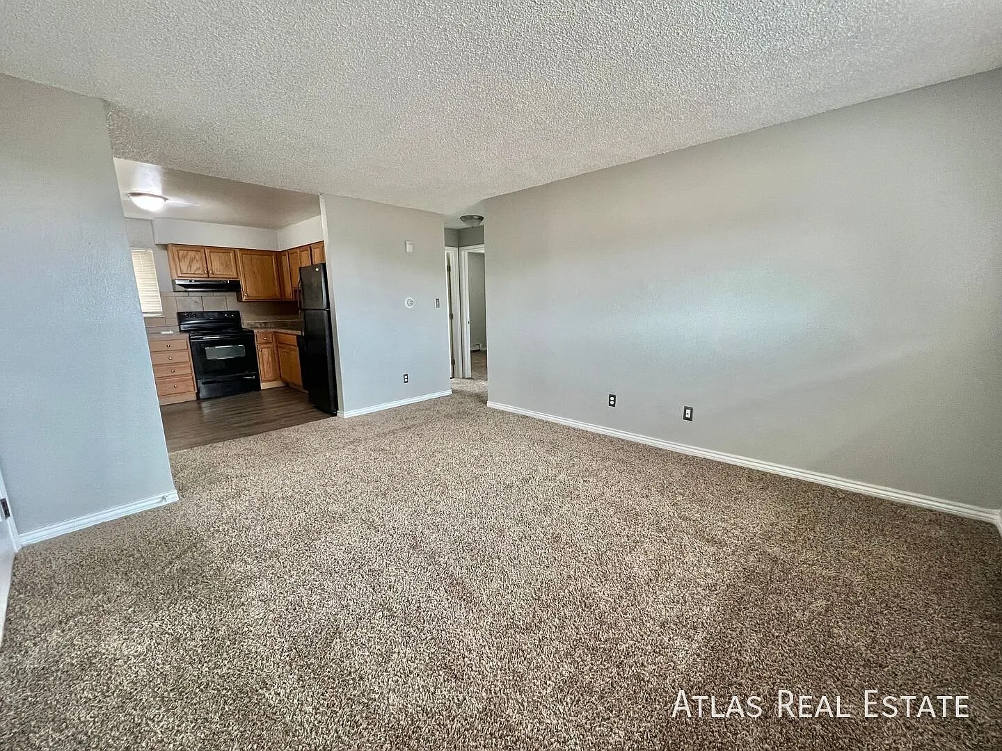 2913 Straus Ln — Photo 3