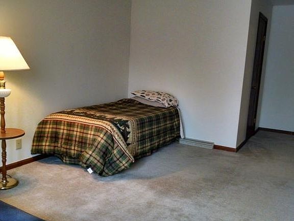 5th image of 271 Bayberry Ln