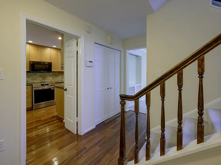 7518 Westlake Ter — Photo 6