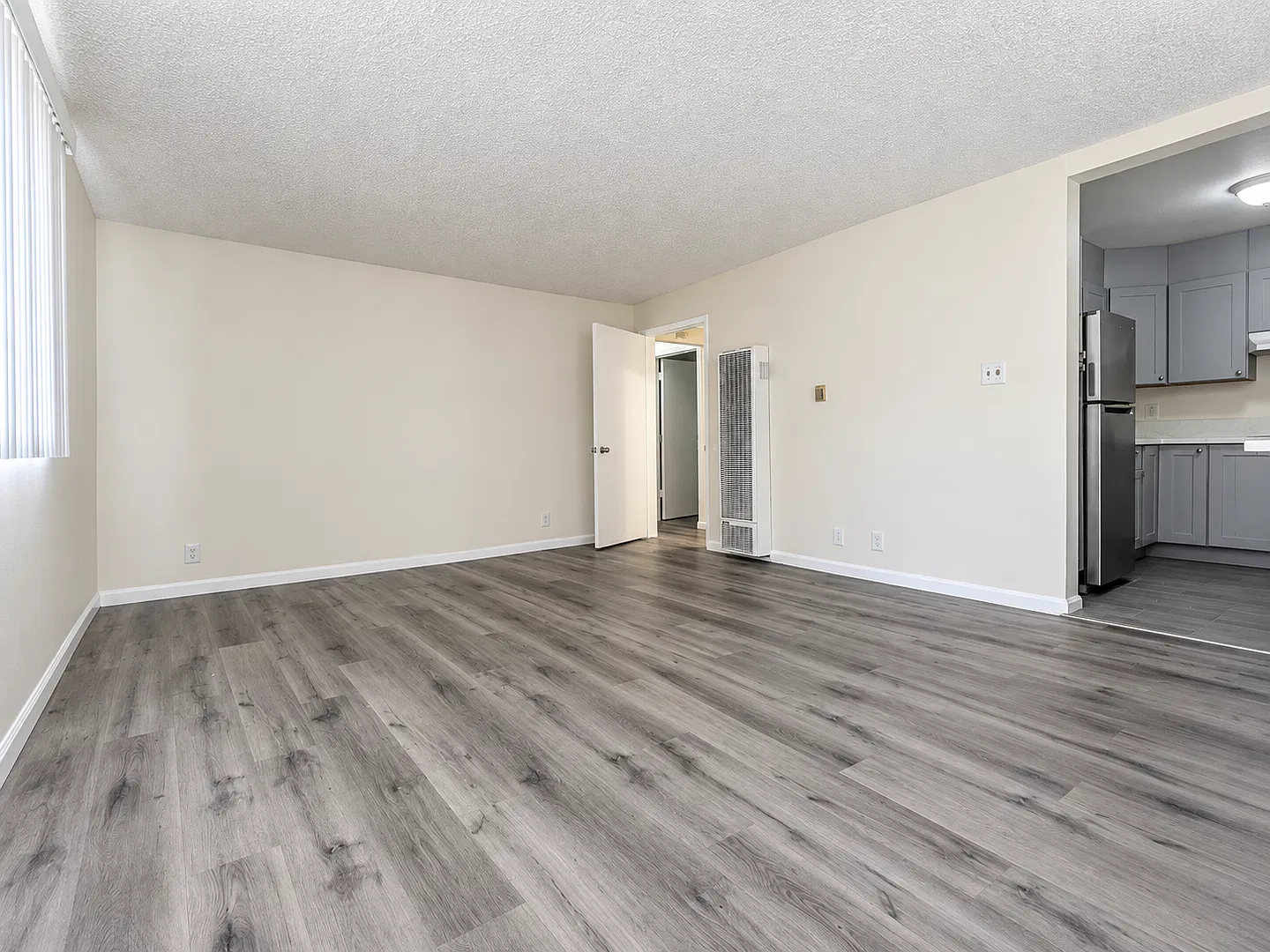 1227 Euclid — Photo 4