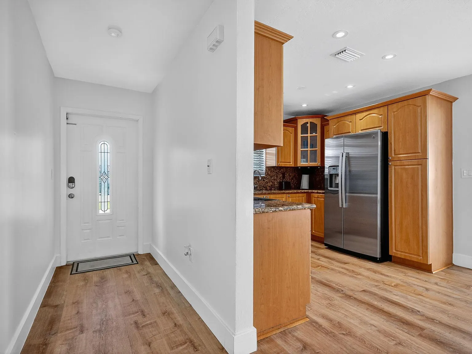 4 bed, 2.0 bath, 1512 sqft, $1,312 — Photo 4