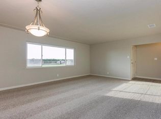 1088 N Del Rey Ave, Sanger, CA 93657