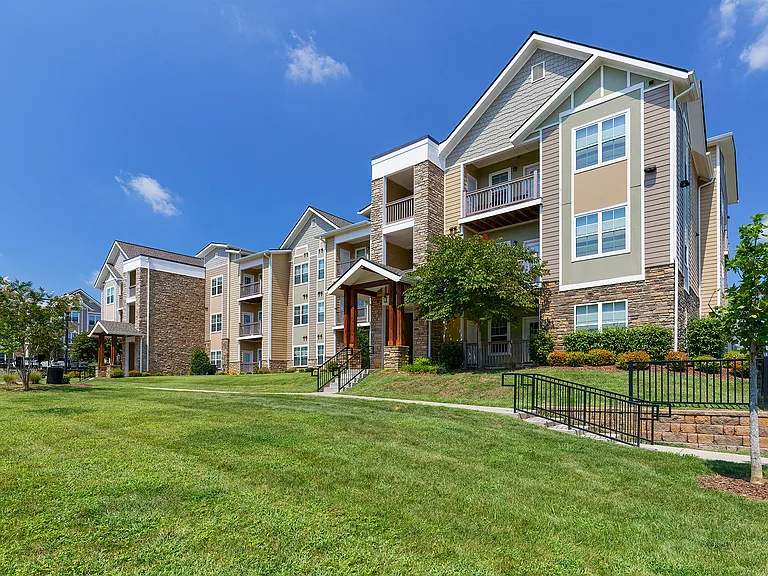 Glenbrook Apartments — Photo 13