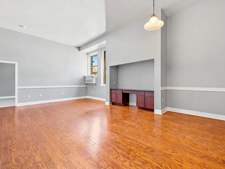 171 Grape St — Photo 5