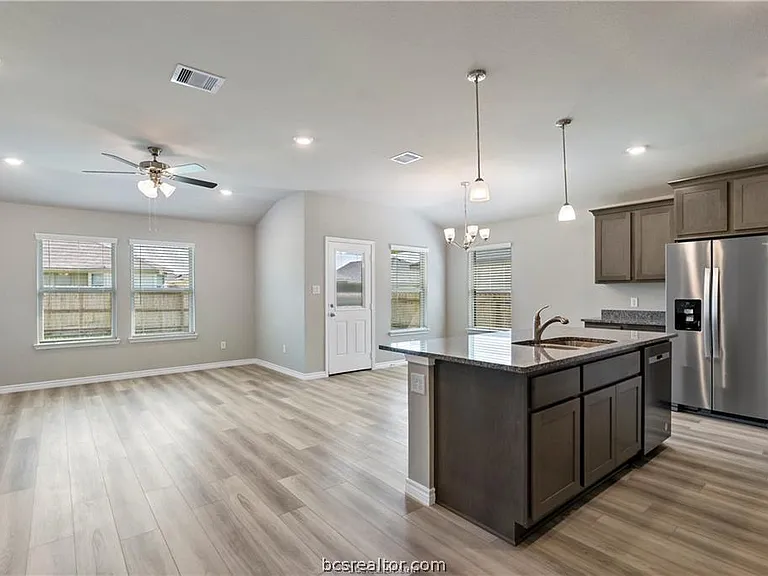 2119 Chief St — Photo 3