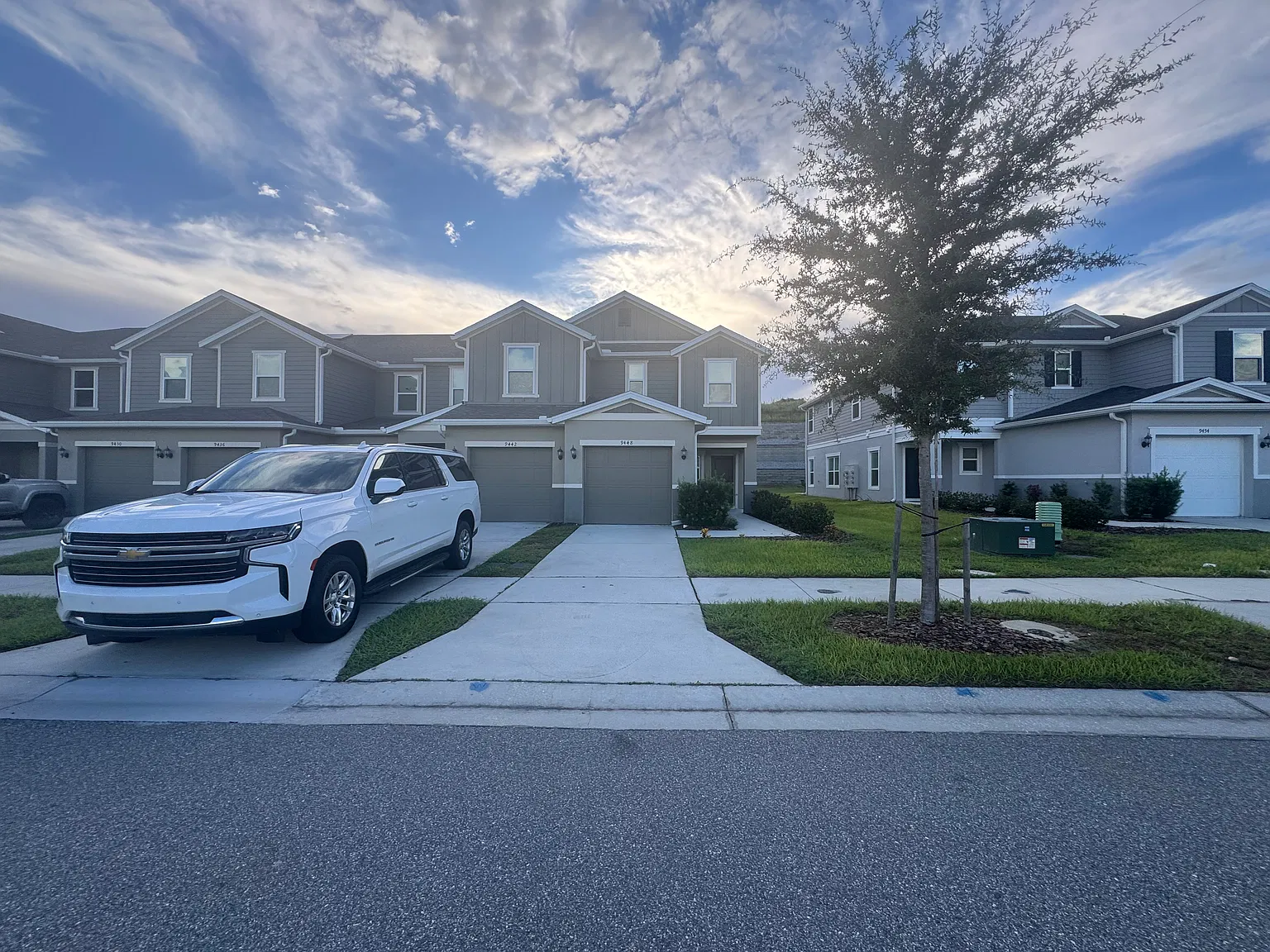 3 bed, 2.5 bath, 1687 sqft, $2,300 — Photo 3