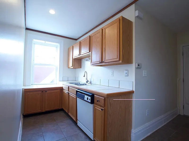 1 bed, 1.0 bath, $1,010 — Photo 4