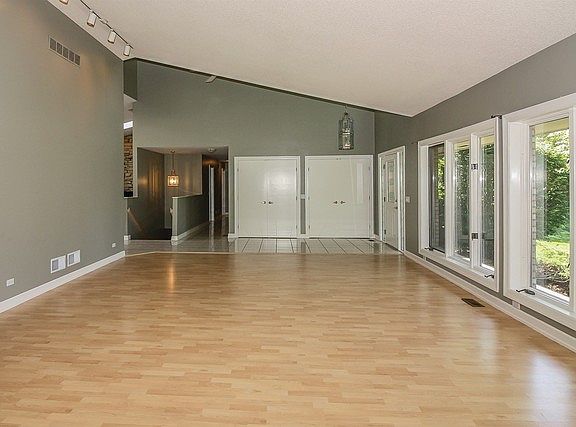 5th image of 6N617 McKay Dr