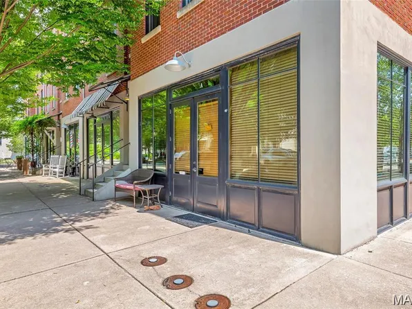 3237 Domain St, Saint Charles, MO 63301