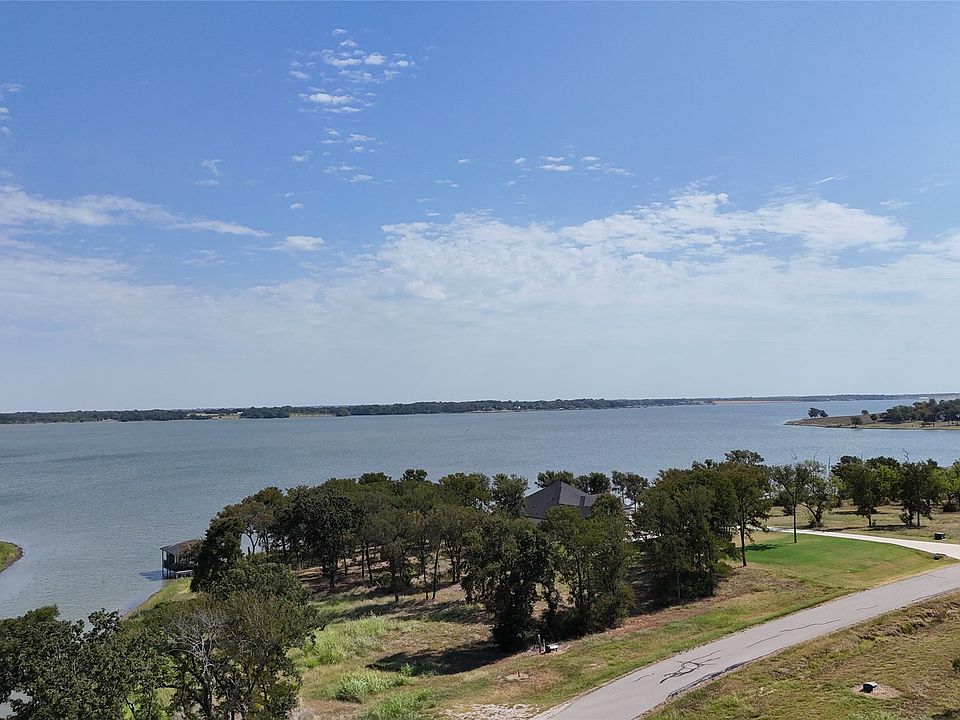 1st image of 67 Diamond Point