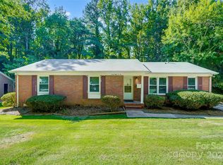 4806 Farm Pond Ln, Charlotte, NC 28212