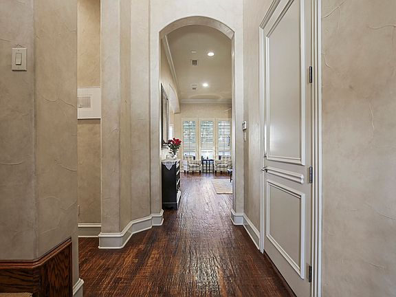 3rd image of 4418 Saint Andrews Blvd