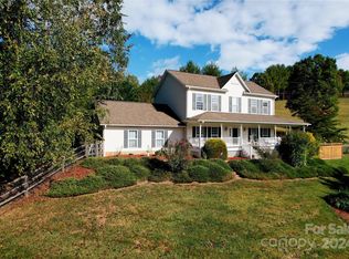 5 Retreat Pl, Weaverville, NC 28787