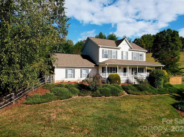 5 Retreat Pl, Weaverville, NC 28787