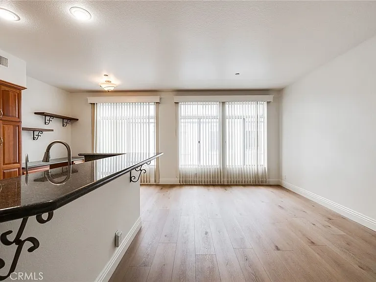 581 N Pageant Dr — Photo 6