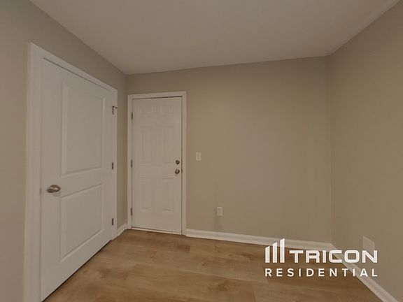 4th image of 121 Portchester Ln