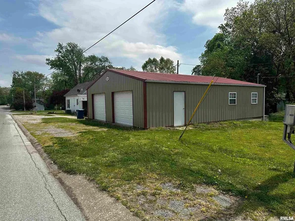 205 W Sycamore St, Carmi, IL 62821