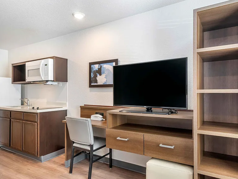 Studio Suite - 1 Queen Bed