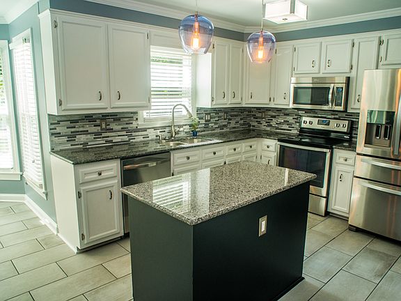 3rd image of 2278 Edgewater Dr