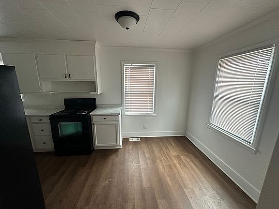 3rd image of 505 W Morehead St