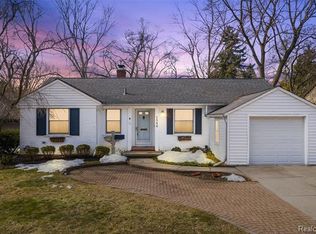 1586 Penistone Rd, Birmingham, MI 48009