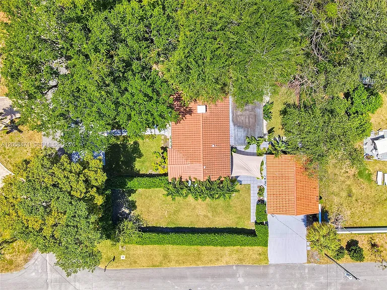 101 NW 100th St — Photo 10
