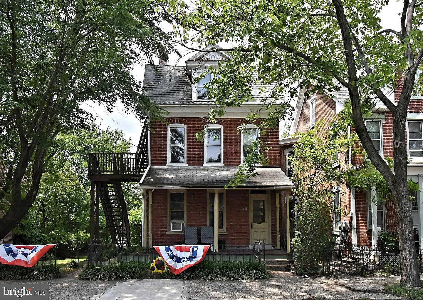 2 bed, $1,600 — Photo 1