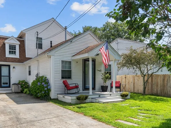 7 Grove St, Fairhaven, MA 02719