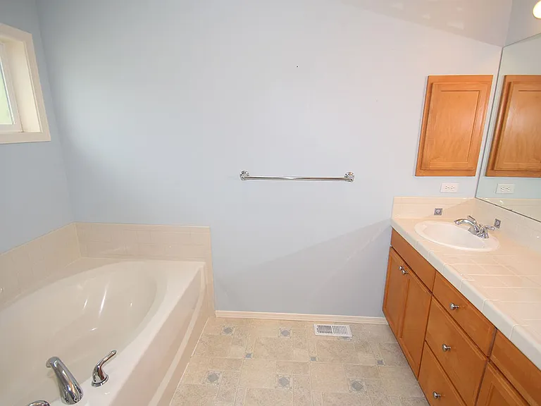 19208 NE 66th Way — Photo 14
