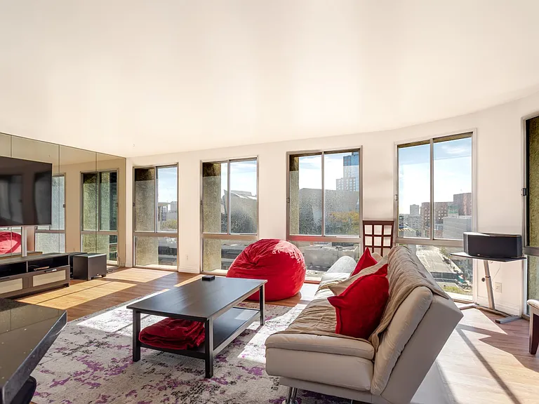 800 W 1st St #1105 — Photo 16