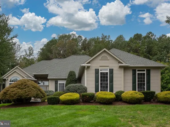 1 Lakewind Ln, Stafford, VA 22554