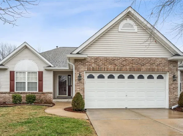 415 Dames Park Dr, O'Fallon, MO 63366