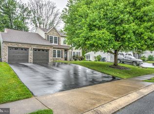 3938 Birchwood Ln, Columbia, PA 17512