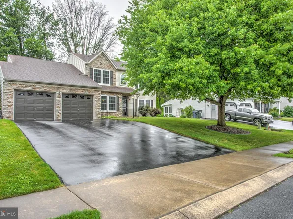 3938 Birchwood Ln, Columbia, PA 17512