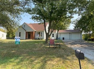 305 Meadow Ln, Maysville, MO 64469