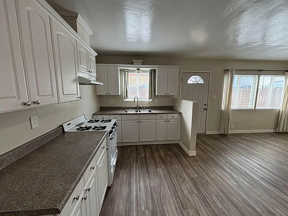 3rd image of 1464 Morena Blvd APT D