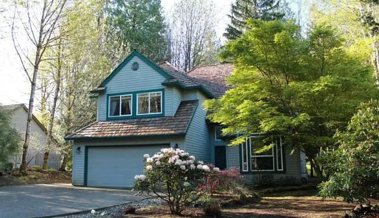 4 bed, 2296 sqft, $3,500 — Photo 1