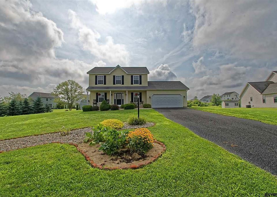 1st image of 31 Bent Grass Dr