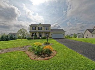 31 Bent Grass Dr, Mechanicville, NY 12118