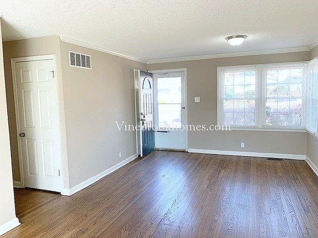 1st image of 1134 Roxton Dr