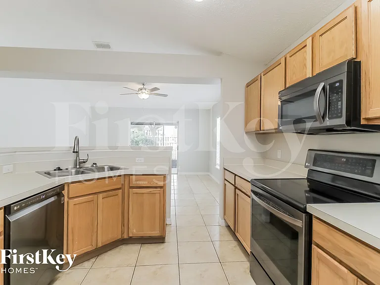 253 McKay Blvd — Photo 6