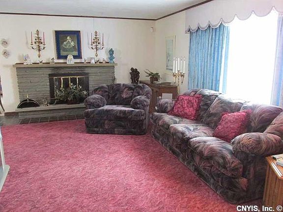 3rd image of 461 Jewell Dr