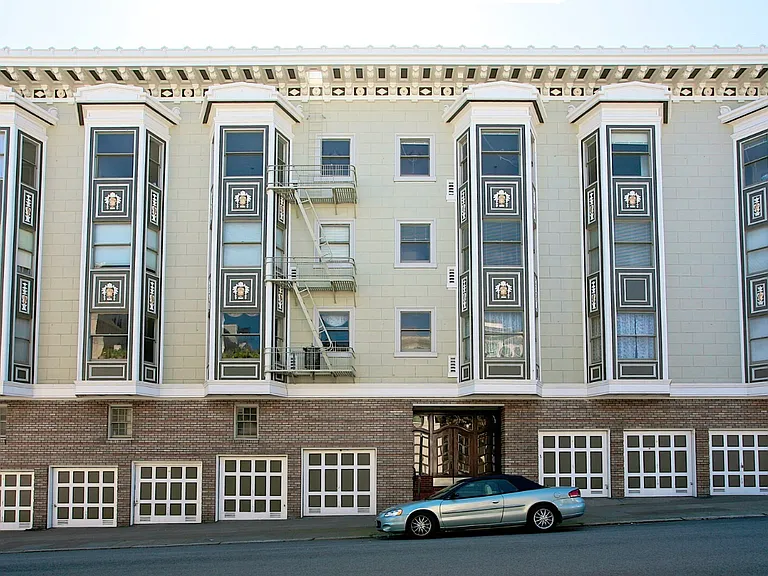 Presidio Washington Apartments — Photo 1