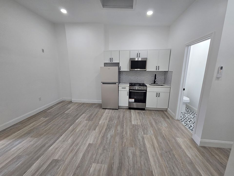 1st image of 1521 Pine St APT 4F