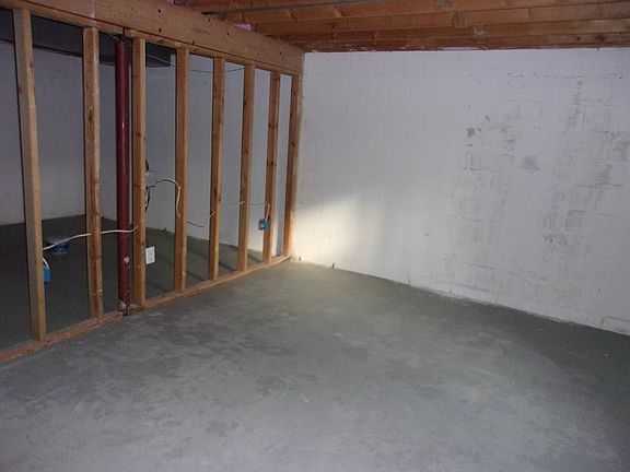 5th image of 1118 Greenwood Pl
