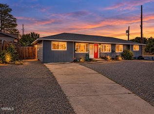 514 Viewcrest Pl, Selah, WA 98942
