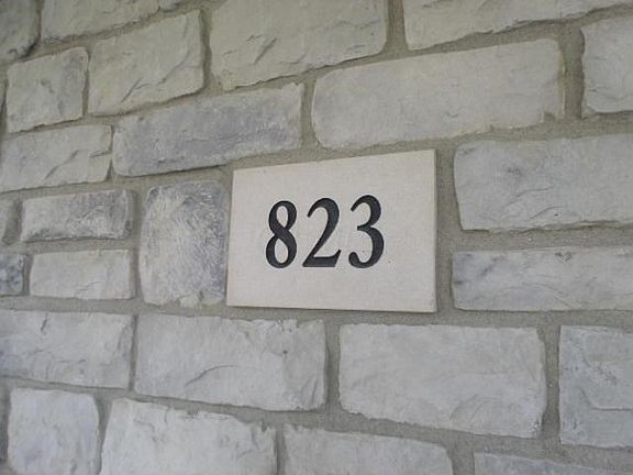2nd image of 823 Edgewater Ln