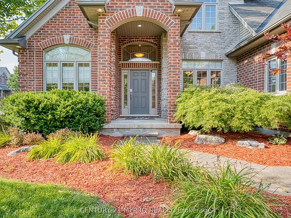 5th image of 223 Elderberry Ave