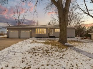 1562 Aldrich Ct, Faribault, MN 55021
